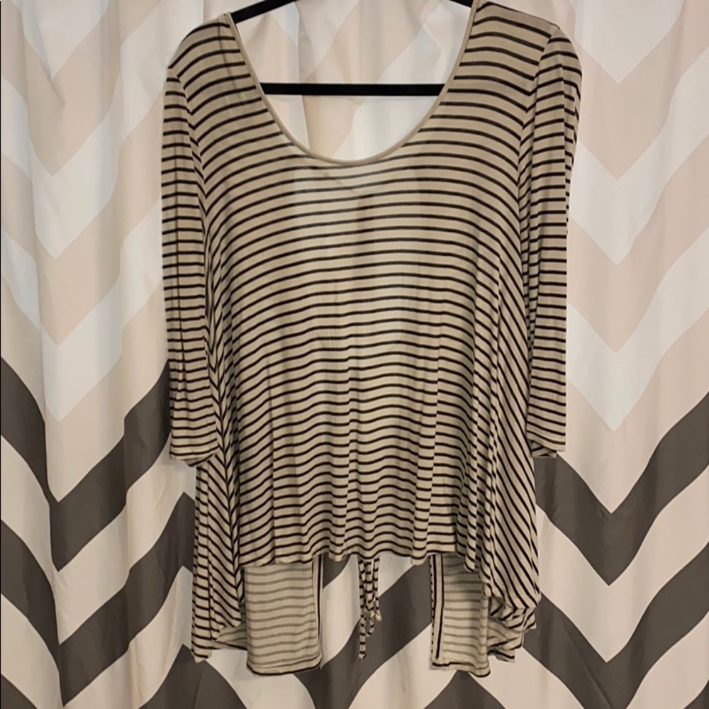 Volcom Tie Back Quarter Sleeve Top